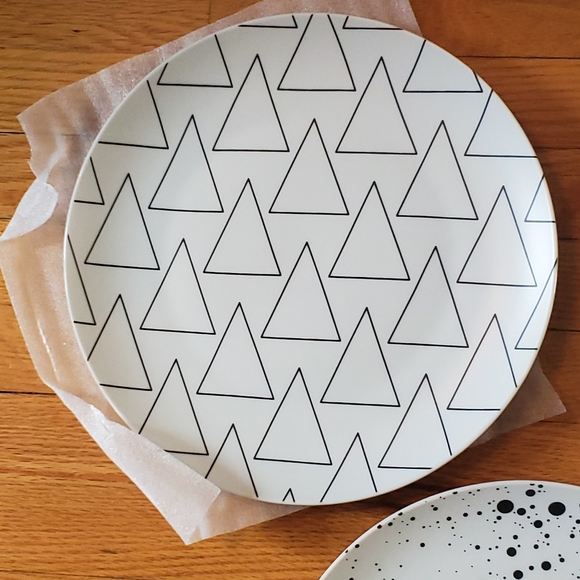 New in box decorative serving plates - Picture 4 of 4